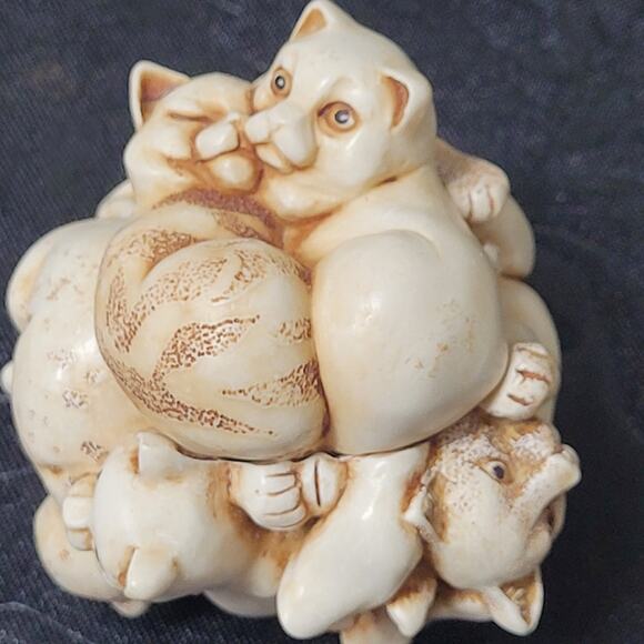 Bundle of Cats Round Midnight from Harmony House, Trinket Box - Picture 2 of 8